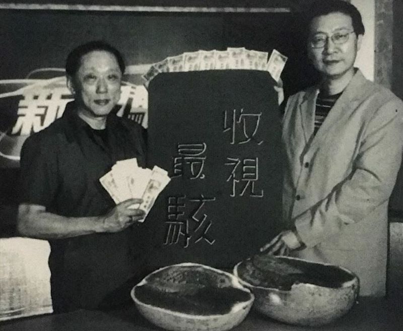 ▲葉天健(左)、趙少康合作《新聞駭客》。(圖/葉天健提供)