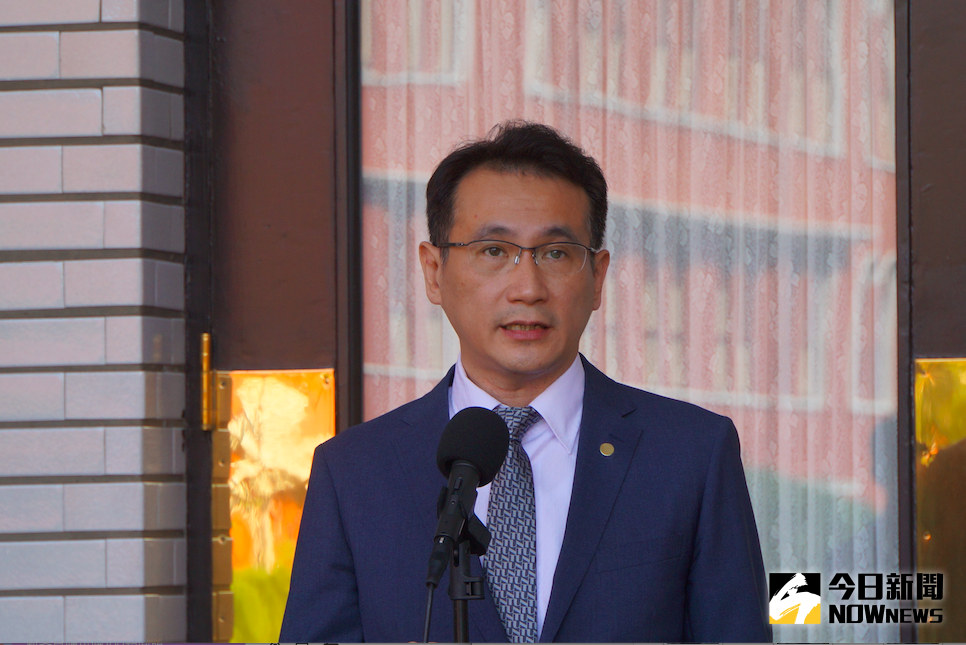 ▲政院發言人丁怡銘因牛肉麵失言風波請辭，民進黨立委鄭運鵬表示，當發言人就要承擔風險。（圖／記者呂炯昌攝.2020.11.17）