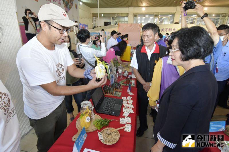 ▲農業處「規劃青年農民加入本次博覽會，讓我們看見彰化青農的新鮮活力。（圖／記者陳雅芳攝，2020.11.17）