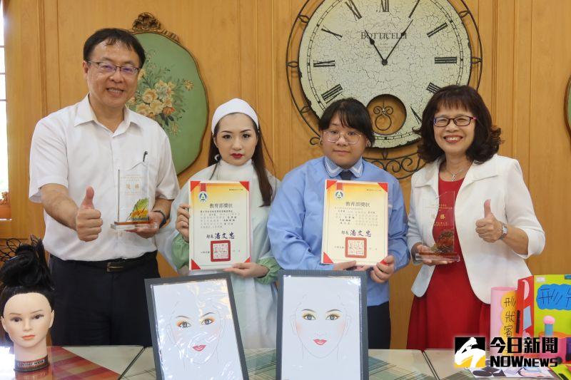 ▲員家12位學生2位模特兒參加6組競賽,挾去年雷霆之勢,6個參賽組別都獲獎,獲獎率可謂百分百。(圖/記者陳雅芳攝,2020.11.17)