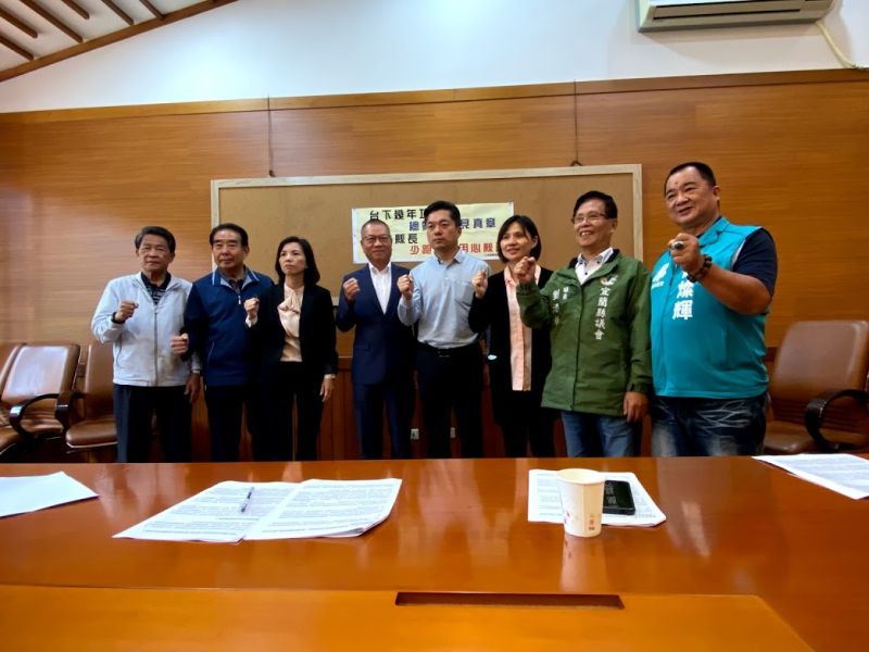 ▲民進黨宜蘭縣議會黨團今天上午召開記者會對縣長林姿妙施政提出批評。(圖/記者李清貴攝,2020.11.17)