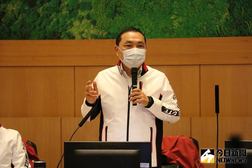 ▲侯友宜要求教育局，一周內完成全市學校契約變更，規定未來進入校園的必須是國產豬，如果有混充的話，最重罰160萬元。(圖/記者康子仁攝)