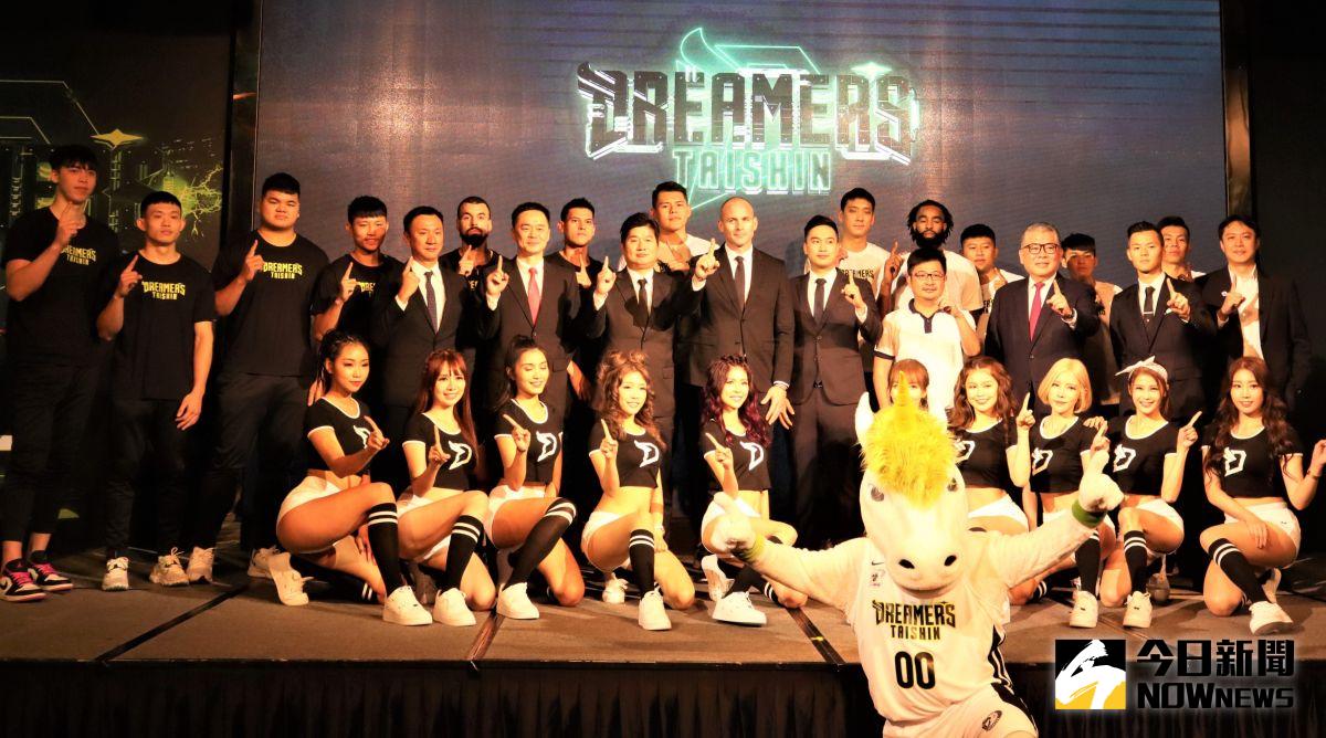 ▲夢想家今天宣布第4季正式冠名為「台新夢想家」。（圖／鍾東穎攝 ,2020.11.18）