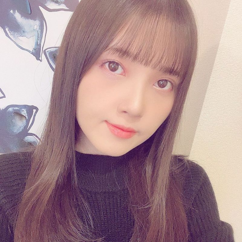 ▲▼鬼頭明里身材嬌小,長相甜美。(圖/鬼頭明里IG)