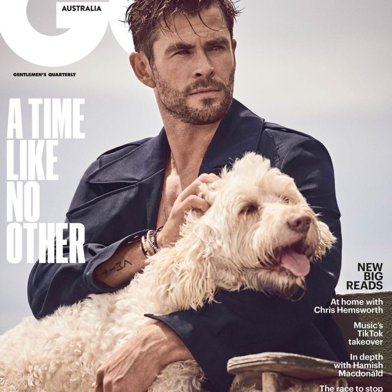 ▲克里斯漢斯沃與愛犬合拍雜誌封面(圖/IG@chrishemsworth)