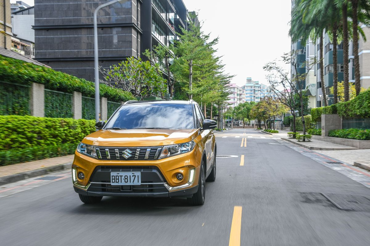 ▲流線小巧精緻的外型，在都會穿梭來去自如，SUZUKIVITARA魅力CP值爆表。（圖／資料照片）