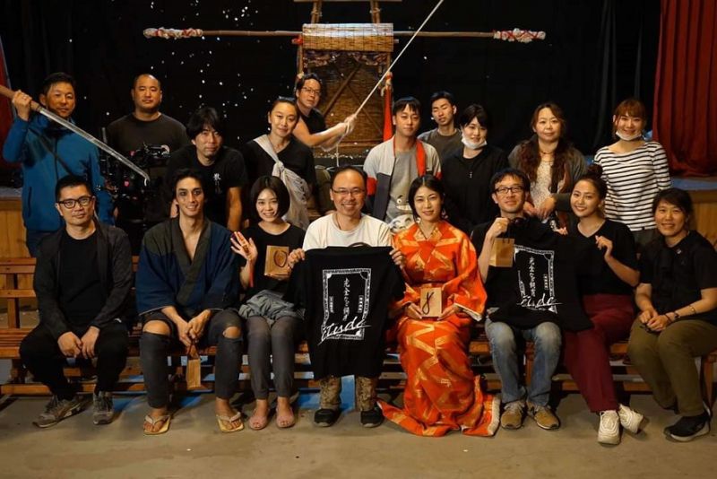 ▲拍完全飼育的日籍導演及演員、成員。(圖/記者陳惲朋翻攝)