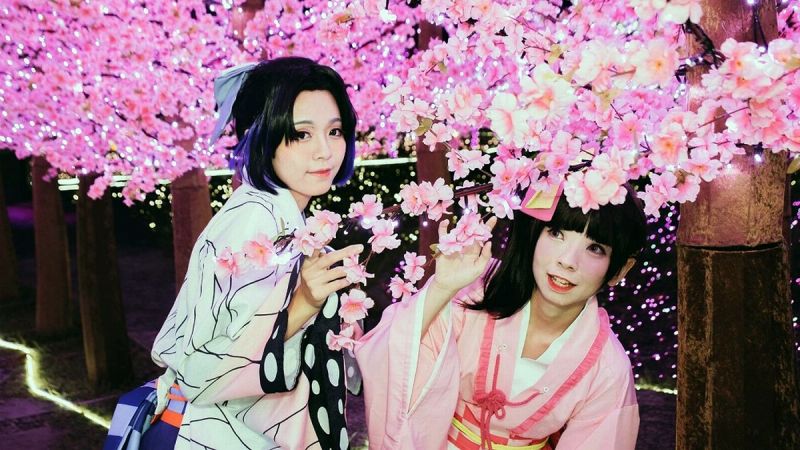 ▲Cosplay大賽原先預計徵選20組參賽者,自開放報名後短短2週內,報名參賽就多達70餘組,許多Coser都希望在浪漫燈海中詮釋著自己最愛的角色,經過第一階段篩選後,最終有47組參加決賽。(圖/屏東縣政府提供,