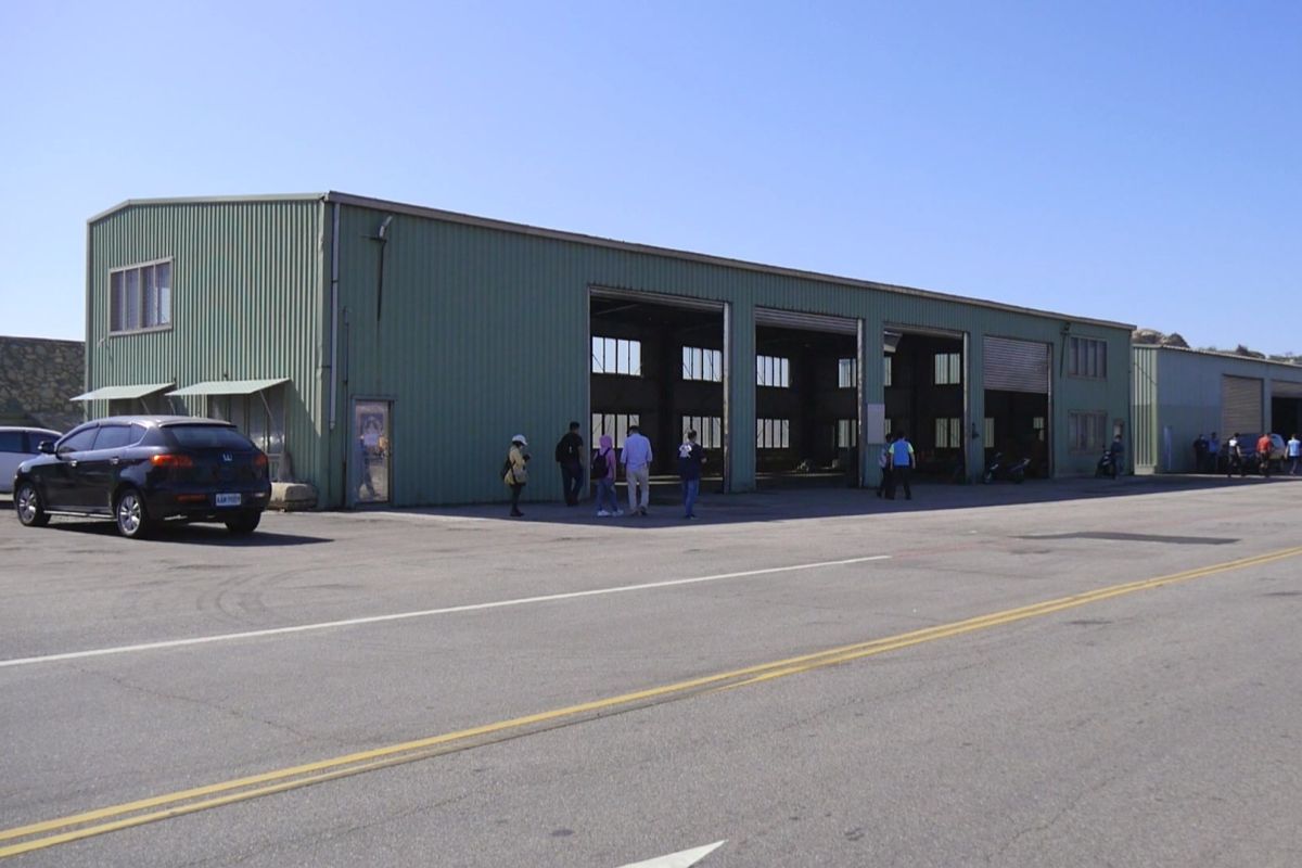 ▲金門海運快遞專區遭議會質疑建築法令、消防法規有問題。(圖/記者蔡若喬攝)