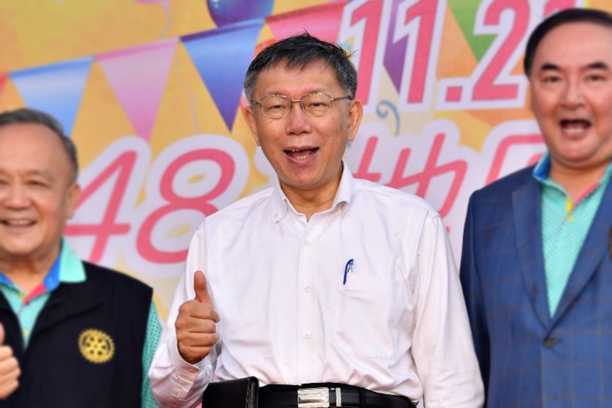 ▲台北市長柯文哲21日被記者詢問「鄭文燦取代蘇貞昌」的看法，柯文哲笑著回應「我才不敢介入」。( 圖 / 台北市政府提供 )