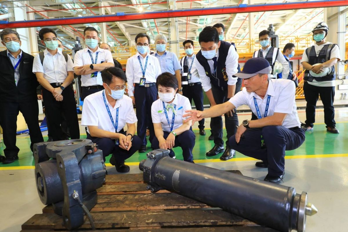 ▲台中捷運綠線日前因為電聯車車廂間，半永久連接器牽引裝置軸心斷裂，導致全線暫停試營運。由於台中捷運是北市捷運公司負責，柯文哲也承諾會負責到底。（圖／柳榮俊攝2020.11.22）
