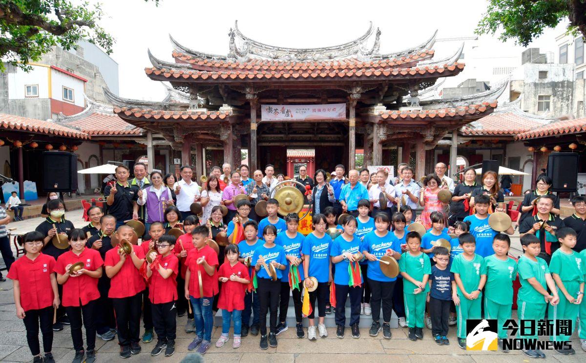 ▲彰化縣政府在鹿港龍山寺舉辦「2020南北管秋之饗宴」，學員們也把所學的音樂戲曲成果展示。（圖／記者陳雅芳攝，2020.11.22）