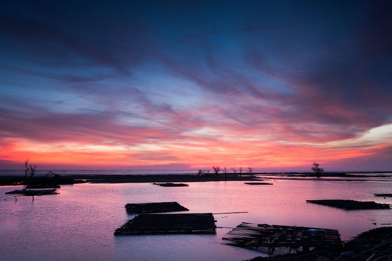 ▲白水湖壽島的夢幻夕陽一夕爆紅。（圖／嘉義縣政府提供）