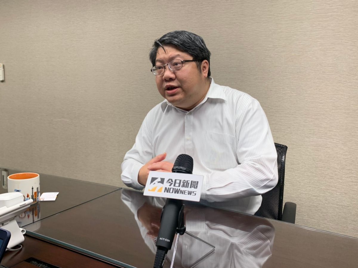 ▲經濟民主連合智庫召集人、律師賴中強表示，目前所實行的中華民國憲法，是過去「老賊」所定。（圖／記者朱永強攝）