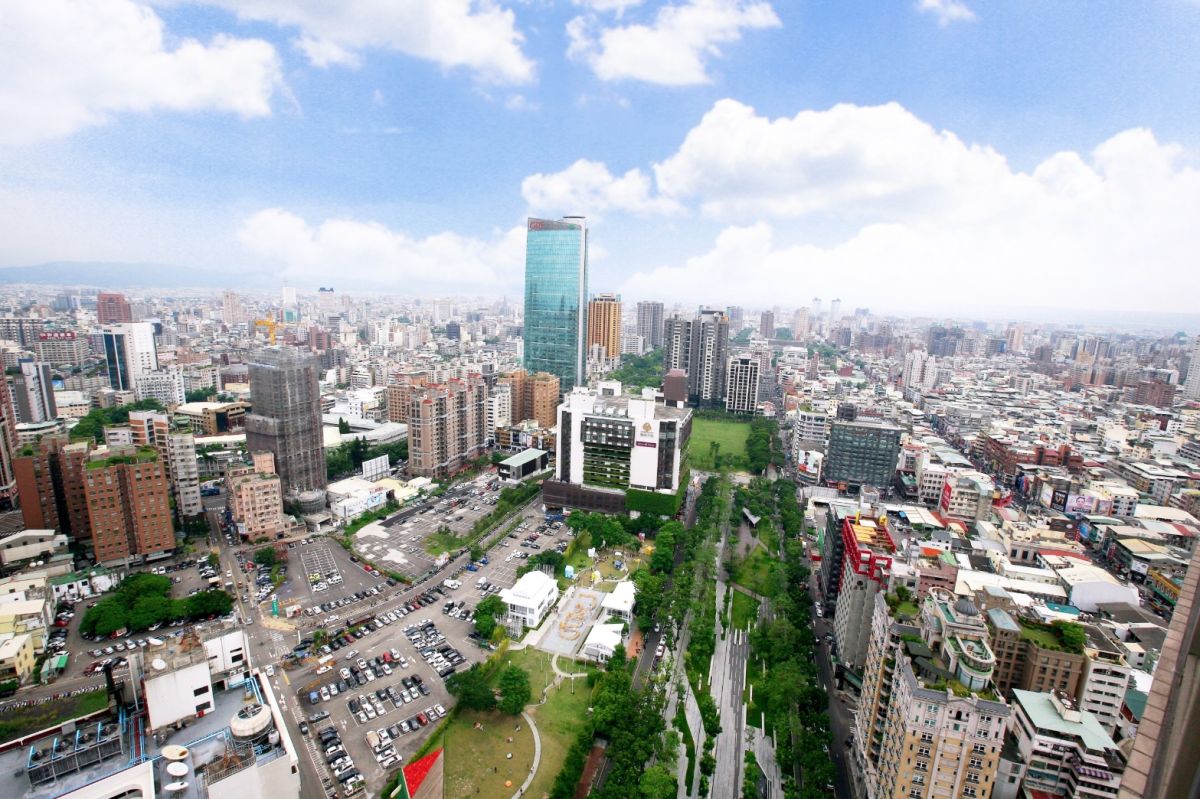 ▲中市府全力清查大樓並進行安全評估，維護市民居住安全(圖／市政府提供2020.11.24)