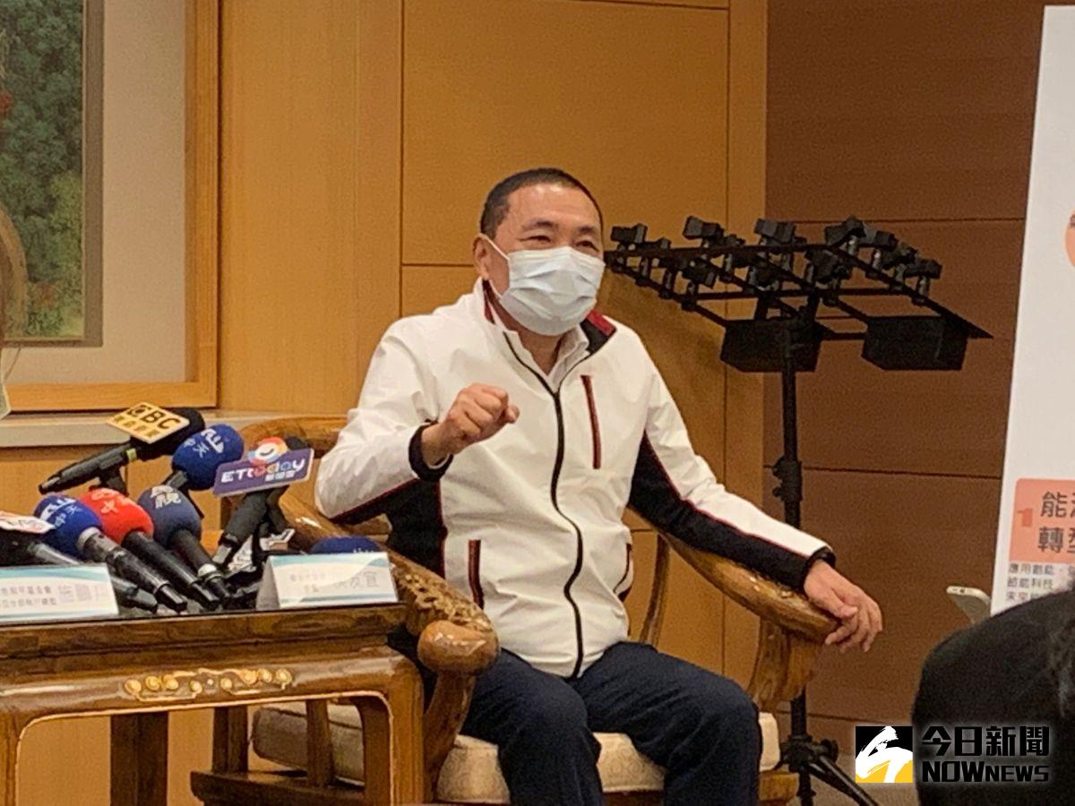 ▲侯友宜表示，這些抱怨的聲音可以理解，但「這是自己做的選擇」，只能面對和接受。(圖/記者康子仁攝)