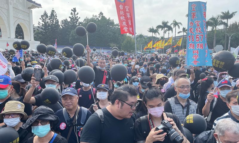 ▲自從韓國瑜旋風退潮後,國民黨已經很久沒有號召數以萬計的支持者走上街頭。而秋鬥接近五萬人的規模,實為韓流後最多的一次。(圖/記者丁上程攝,2020.11.22)