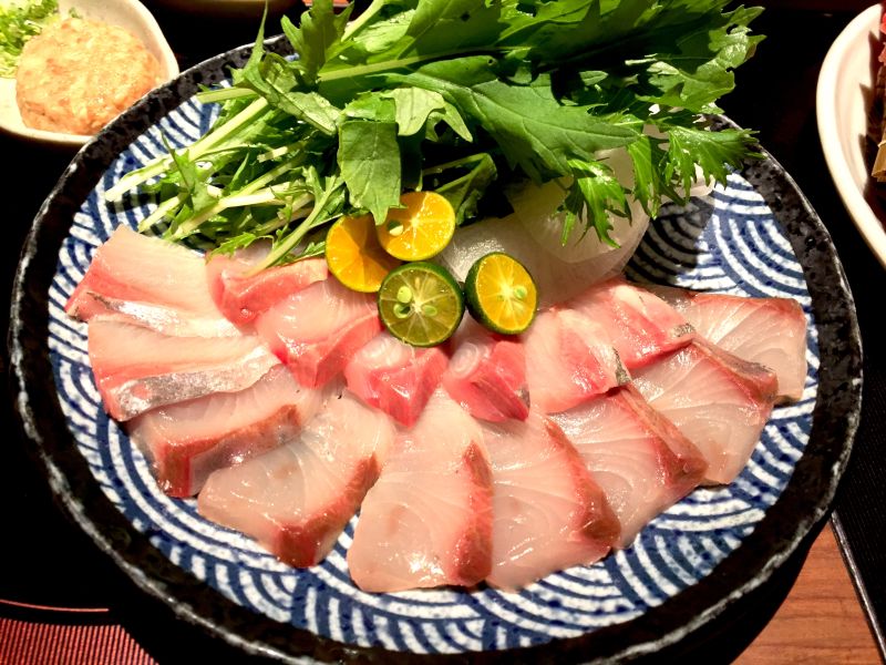 ▲在日本,鰤魚為「吉利」的象徵,是除夕或慶賀時必吃的美味。(圖/記者黃仁杰攝)