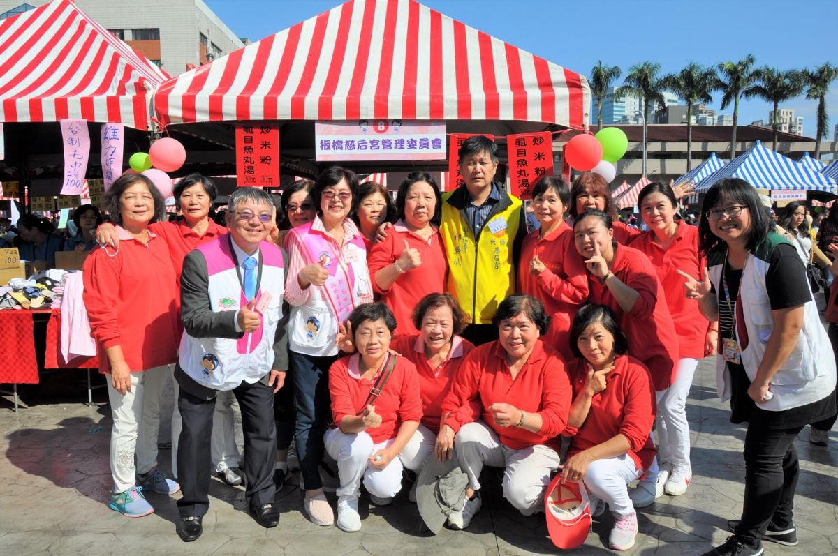 ▲新北市家扶歲末感恩園遊會企業愛心贊助攤位，讓園遊會更顯生氣蓬勃（圖／家扶基金會提供）