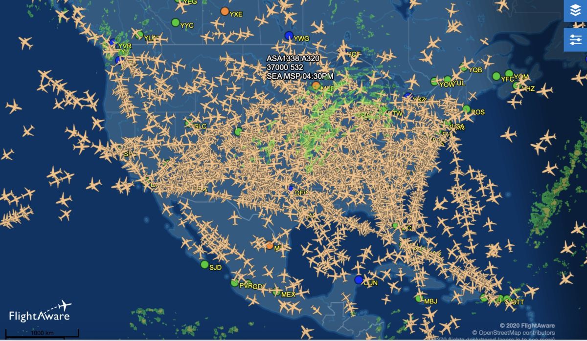 ▲美國疾管中心（CDC）週三（11月25日）發佈報告，預測感恩節假期大批的出遊人潮，恐怕導致疫情進一步擴散，全美累計死亡人數最高可能飆破30萬。（圖／翻攝自 Twitter）