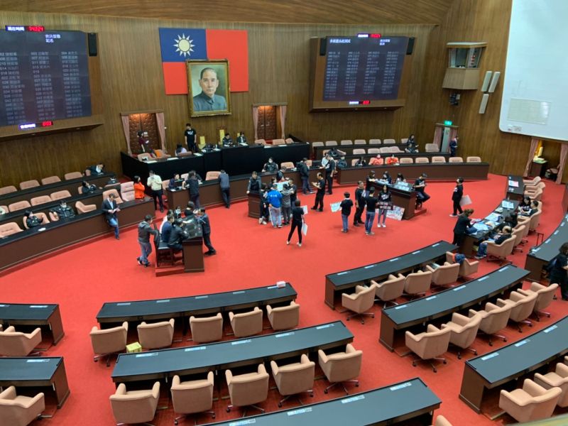 立院停會一週 拚31日三讀通過紓困振興預算增至6300億