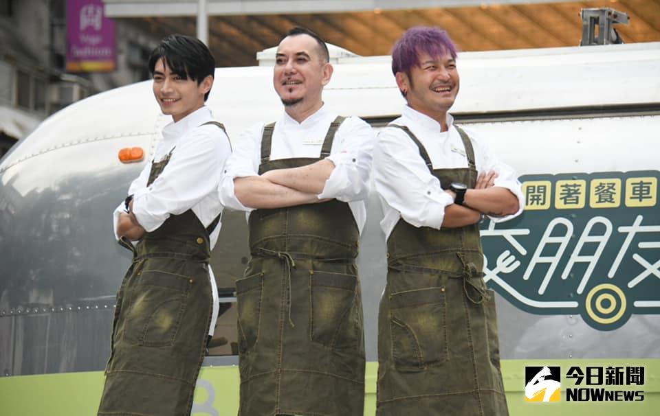 ▲宋柏緯（左起）、黃秋生、KID出席節目開鏡。（圖／記者林調遜攝）