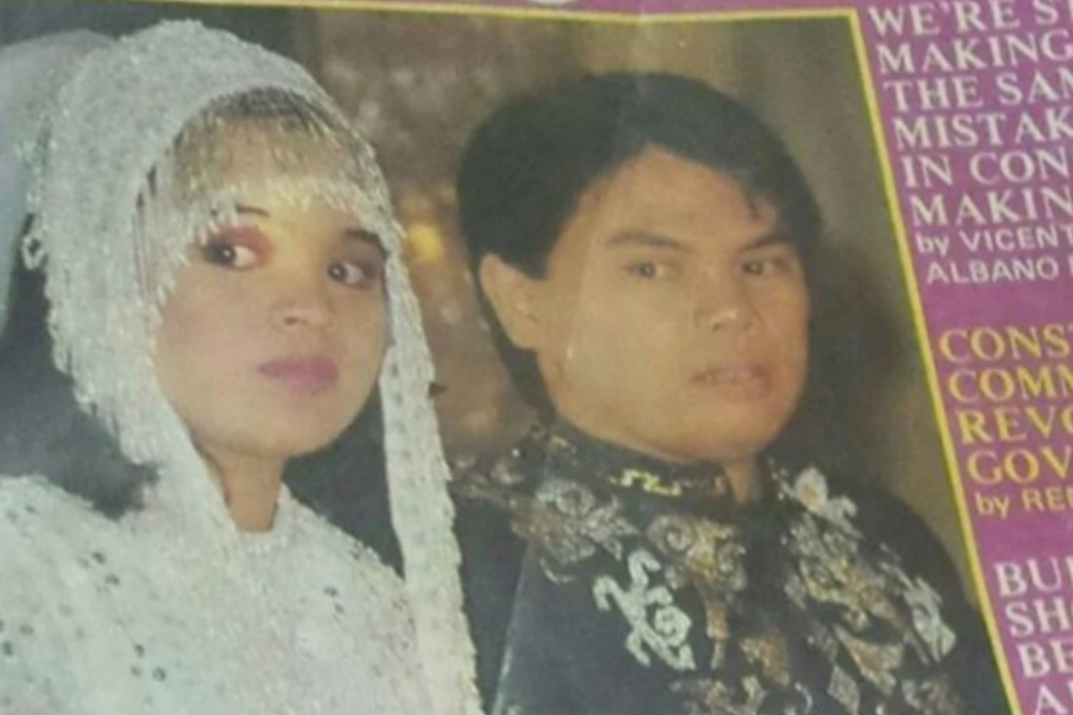 ▲由於雙方家境顯赫，當初結婚時還被各大媒體報導。「在我13歲時，我父親就要求我坐姿端正並把放在沙發上的腳拿下來，因為他告訴我就快要結婚了。」（圖／南華早報）