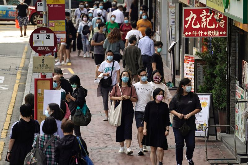 香港爆第四波疫情單日增逾百例　中小學12月2日起停課
