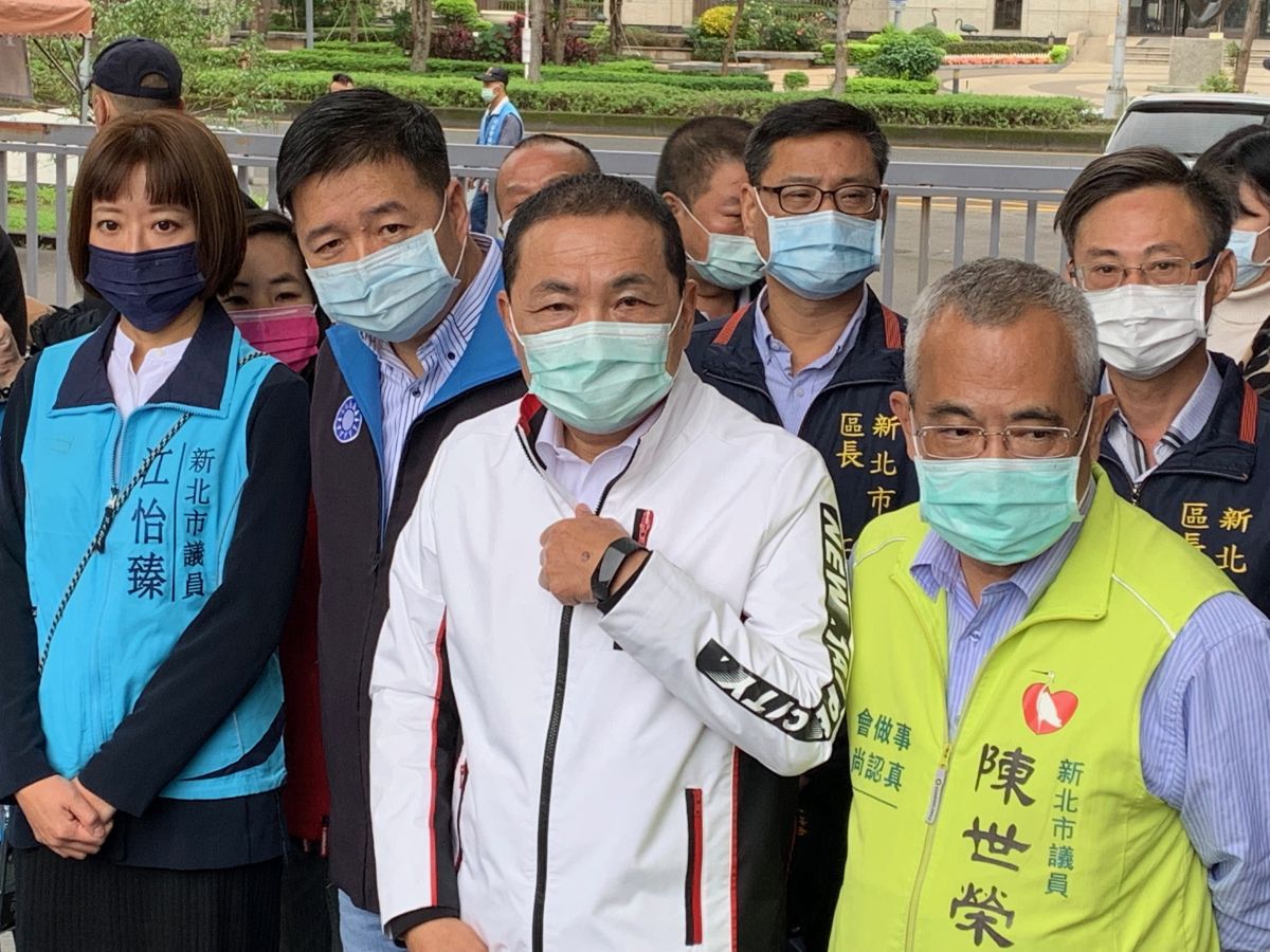 ▲新北市長侯友宜表示，游錫堃有沒有違反議事的公正性，「大家都很清楚」。(圖/記者康子仁攝)