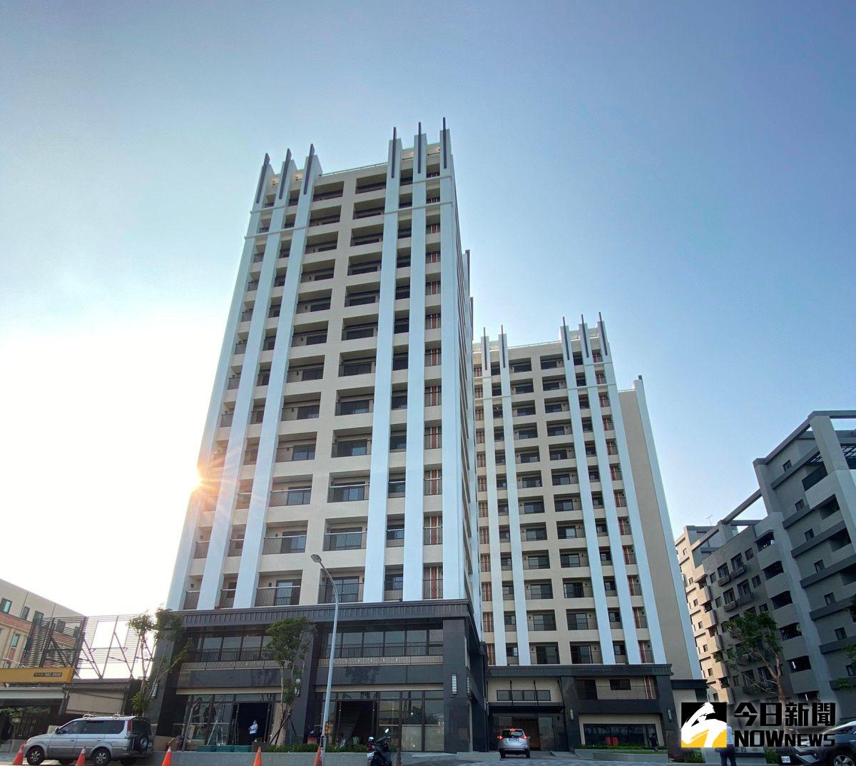 ▲為抑制短期炒房，行政院會11日通過「房地合一」所得稅法修正草案，修正「短期持有」的定義。立法院會今天上午處理報告事項時，將行政院版本的所得稅法部分條文修正草案交付財政委員會審查。（圖／NOWnews資料照）