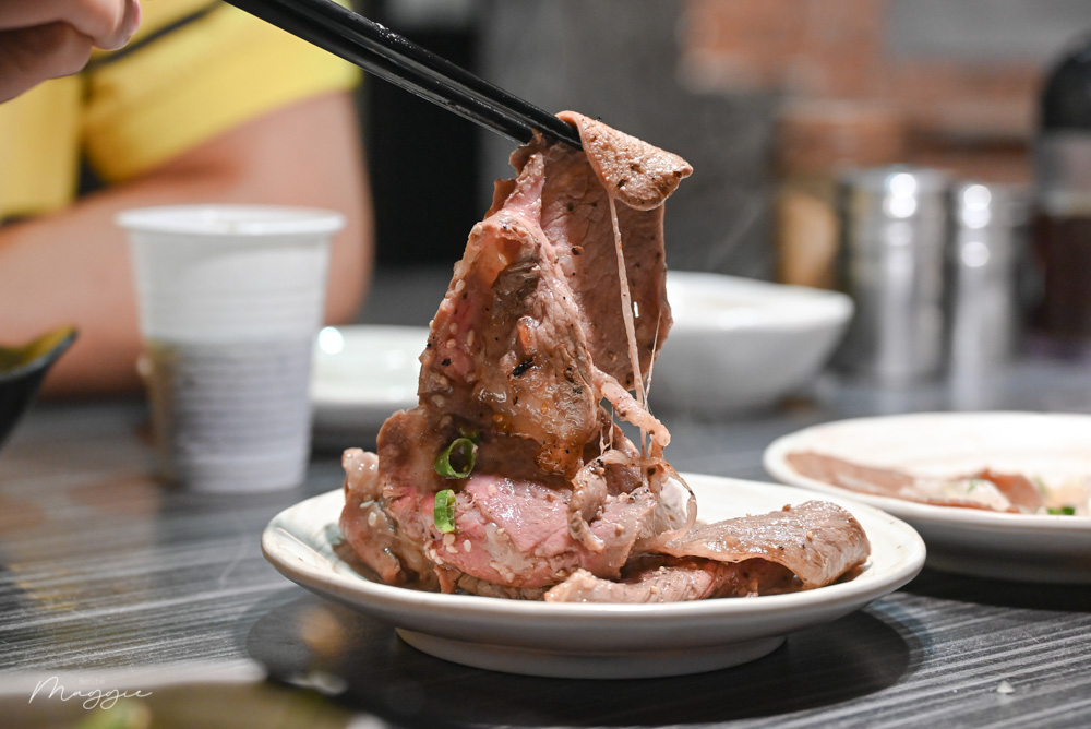 ▲肩胛肋眼帶有一點筋，油脂剛剛好。（圖／莓姬貝利食事旅行）