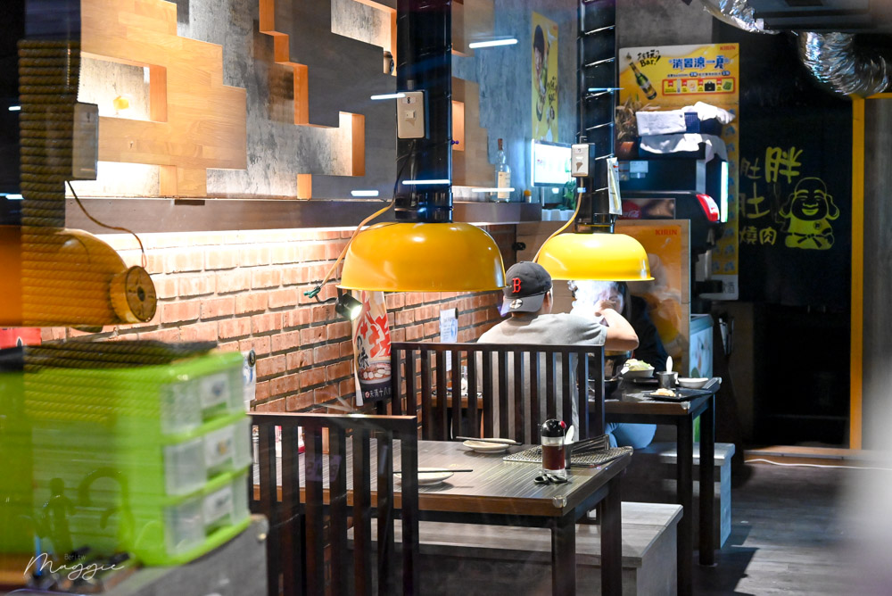 ▲店舖裝潢以鮮黃色、木質調為主，充滿日式溫馨。（圖／莓姬貝利食事旅行）