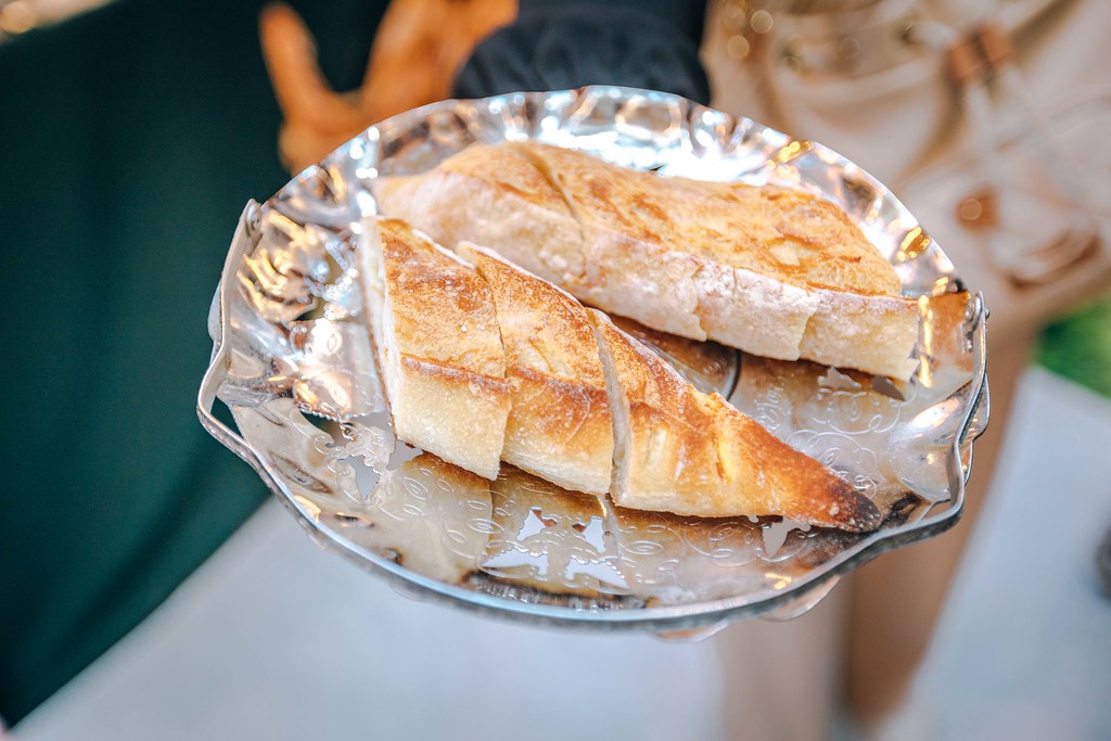 ▲現場提供試吃「柑橘小長棍」口味。（圖／寒武紀）