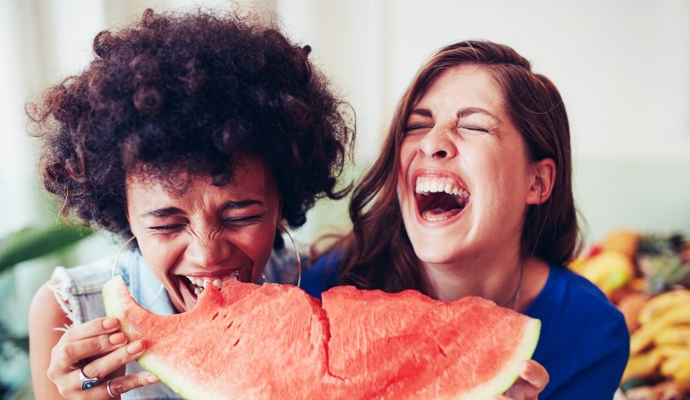  ▲在友情的世界裡，去做那個能真實表達情緒的人吧！懂你的人會明白、接納你所有的情緒，會覺得成熟的你、幼稚的你、哭的你、笑的你，都是如此可愛。（圖／Shutterstock）