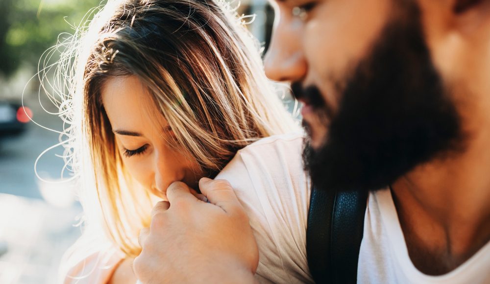  ▲談戀愛跟踏進婚姻總是覺得是不是被騙婚？怎麼大家前後差異怎麼大！（圖／Shutterstock）