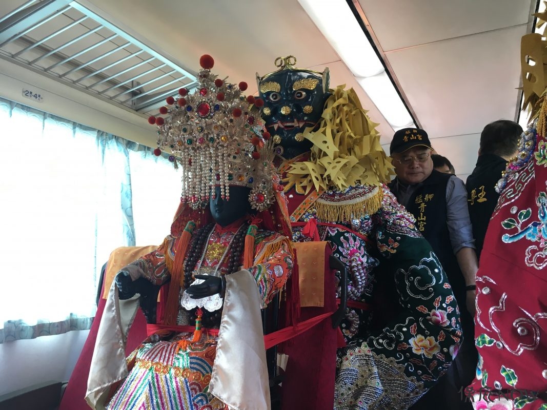 北港媽相隔85年搭乘火車再臨艋舺。（圖／記者黃彥昇攝）