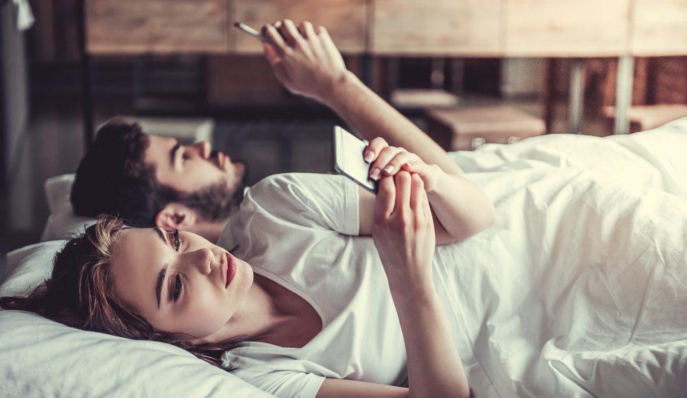  ▲介紹幾種技巧，也許有助於釐清和另一半沒話聊的原因，從而找到改善的方法。（圖／Shutterstock）