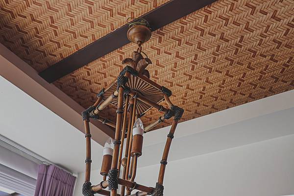 ▲燈具也很別緻，是阿東喜歡的風格，住在這裡真的很有度假風。（圖／歡迎光臨，東宅 Vida Cómoda）