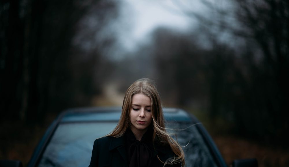  ▲排隊最怕感覺能輪到自己，於是越等越久，感情也是這樣。（圖／Shutterstock）