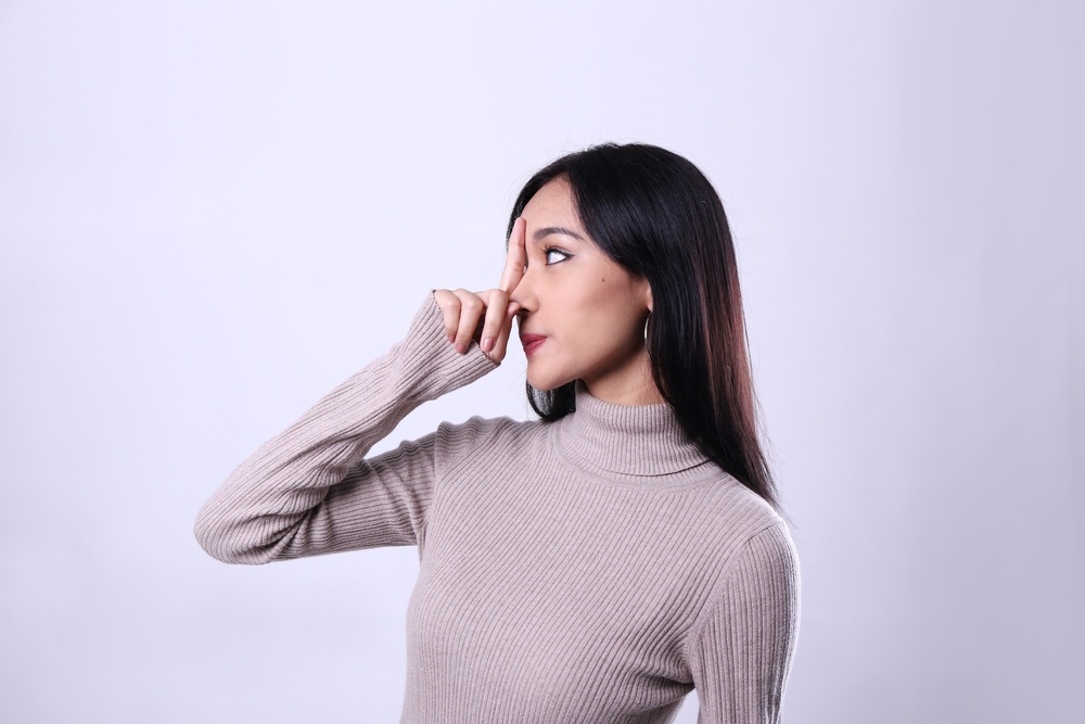 通常鼻樑山根較挺的人，面對低潮和難關時，能全身而退的機率較其他人來得大。（圖／shuttetstock）