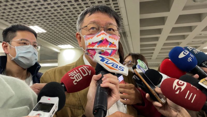 ▲台北市長柯文哲1日進入議會拜會各個委員會時,被問到一個月後即將開放的萊豬,柯文哲強調,民進黨已經從一黨獨大蠻橫到「一黨偉大」的程度。(圖/記者丁上程攝,2020.12.1)