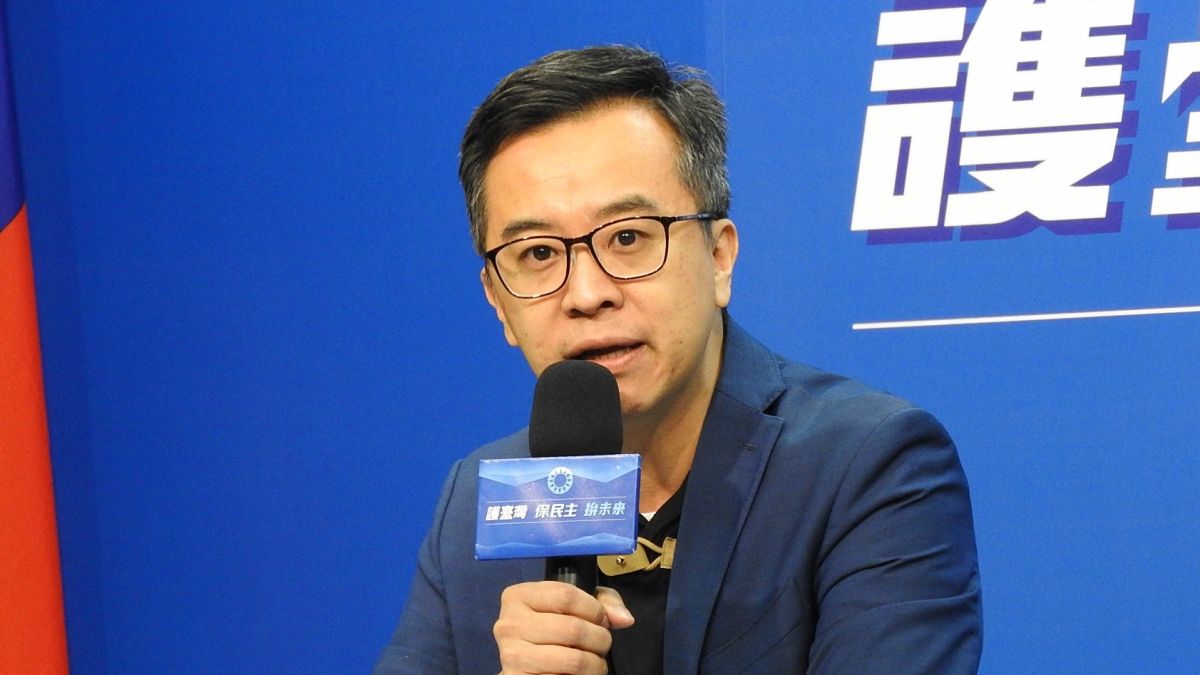 ▲國民黨文傳會副主委黃子哲表示，基於前車之鑑「皇家牛肉麵事後被政府稽查工廠」，信功現在相當擔心民進黨政府「查水表」報復。（圖／記者陳弘志攝，2020.12.2）