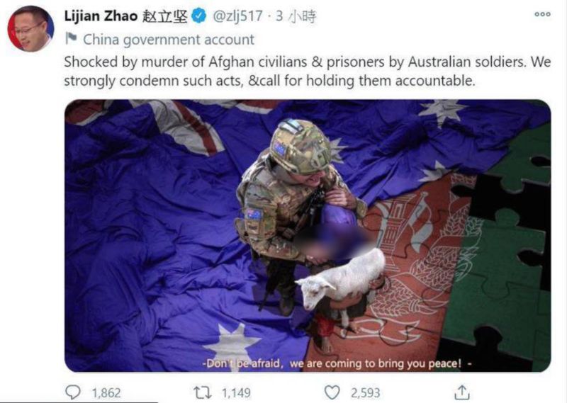 ▲中國外交部發言人趙立堅在推特發了一張澳洲士兵將阿富汗牧羊男孩裹著澳洲國旗割喉的「假畫面」,惹怒澳洲。(圖/翻攝自趙立堅推特)