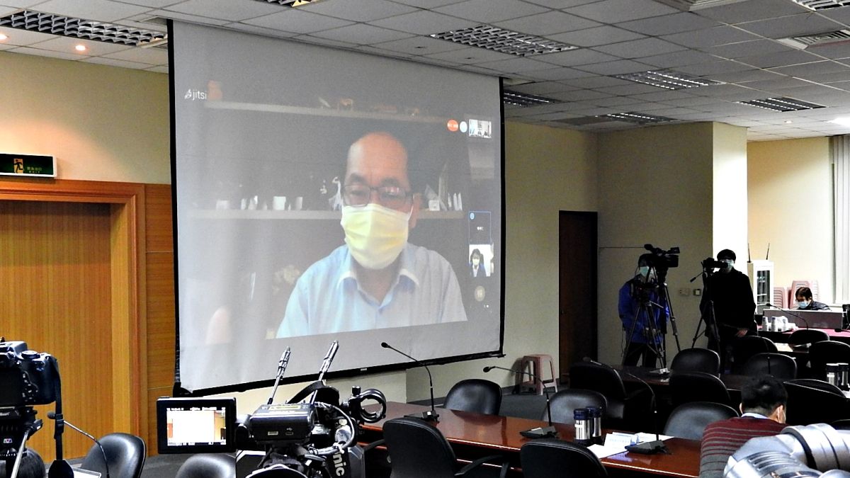 ▲被行政院長蘇貞昌聲稱支持政府萊豬政策的信功公司董事長楊博仁2日和國民黨主席江啟臣在中常會上視訊，澄清他從未支持萊豬進口。（圖／記者陳弘志攝，2020.12.2）