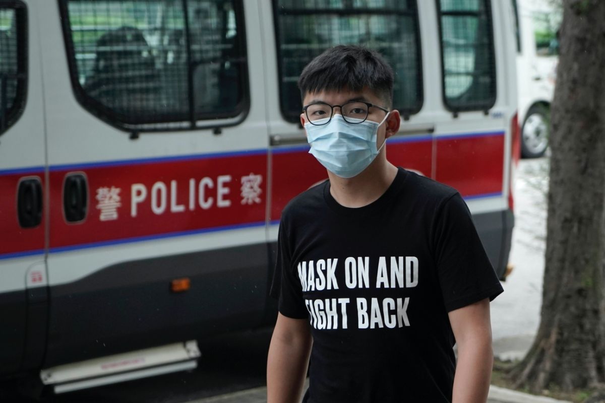 ▲黃之鋒日前因2019年反送中期間，包圍警署一案被判刑13個月，正在石壁監獄服刑，今（7）日被港警首次以「顛覆國家政權」罪逮捕。（圖／美聯社／達志影像）