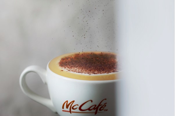 ▲McCafé套餐咖啡喝完一杯還能以16元的優惠價格續杯。(圖/品牌提供)