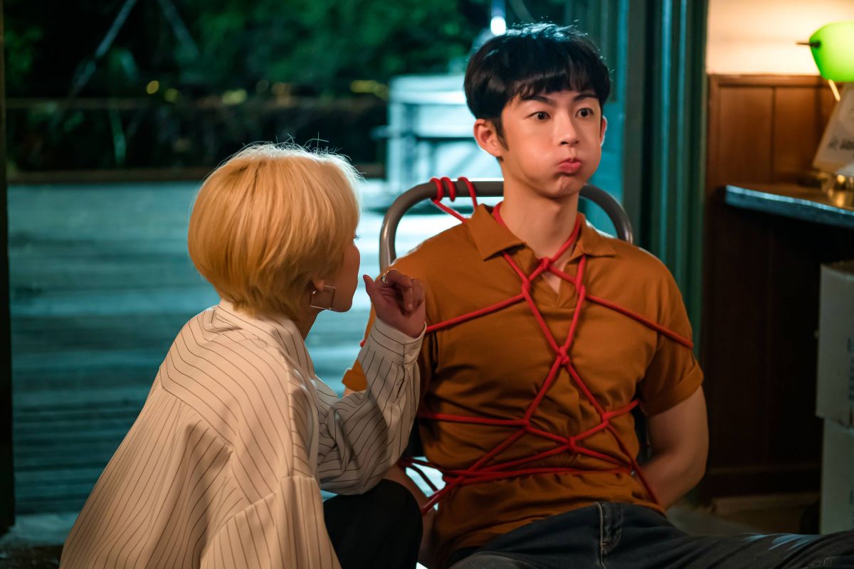 ▲蕭子墨（右）與黑嘉嘉有親密戲。（圖 / 双喜電影提供）