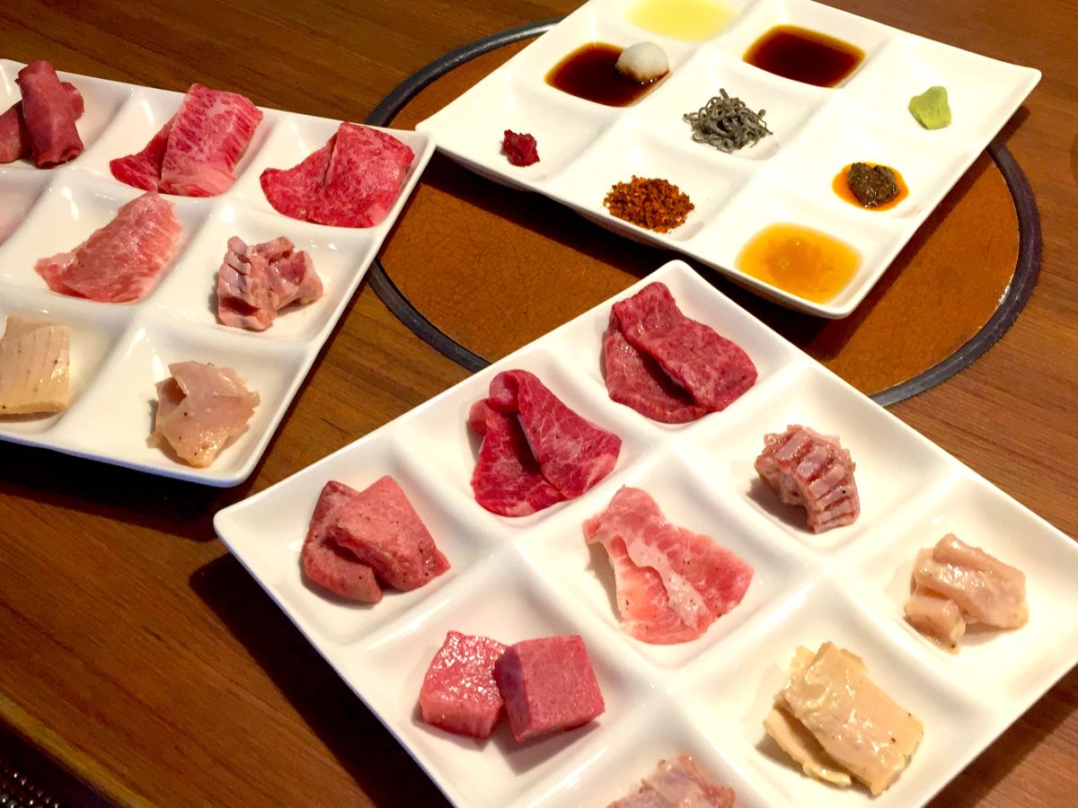 ▲和牛燒肉業者宣布，將旗下餐酒品牌復刻回歸，主打9種燒肉搭配9種醬汁的品味菜色「經典燒肉饗宴」。（圖／記者黃仁杰攝）