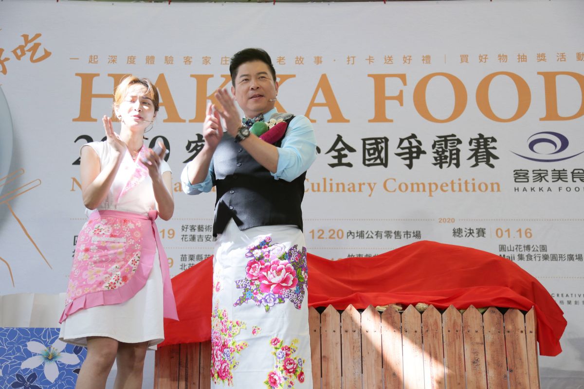 ▲陳明珠（左）、曾國城展現手藝。（圖／主辦單位提供）