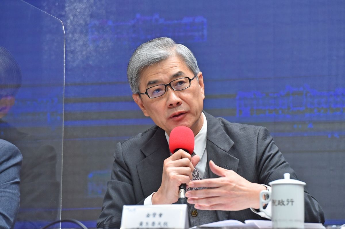 ▲金管會開放純網路保險公司設立,金管會主委黃天牧表示明(2022)年8月受理申請,初步預估2023年完成審查。(圖/資料照,行政院提供)